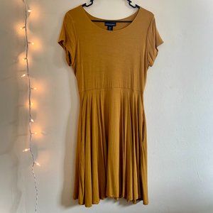 Cynthia Rowley Dress Knee-Length in Mustard